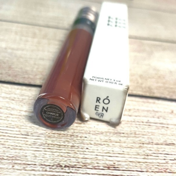 RÓEN Kiss My... Liquid Lip Balm in Charlie - Picture 2 of 3